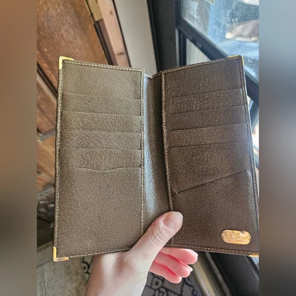 Vintage Gucci Wallet - Picture 3 of 10
